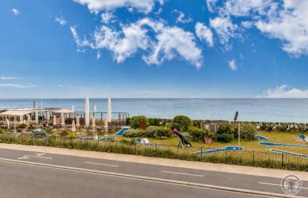 G&icirc;te n&deg;3732 Luc-sur-Mer - Calvados - Vue depuis le s&eacute;jour