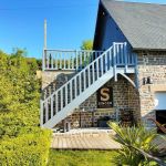 Escalier permettant l'acc&egrave;s au g&icirc;te