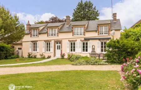 G&icirc;te n&deg;517 Caillouet-Orgeville - Eure - La Maison Rose aux allures de Monet.