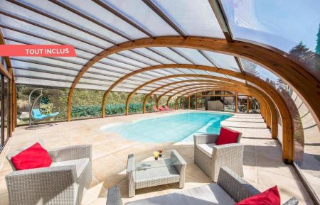 G&icirc;te n&deg;1518 Bois-Normand-pr&egrave;s-Lyre - Eure - la piscine couverte et son espace d&eacute;tente