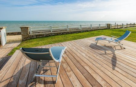 G&icirc;te n&deg;G524 Quin&eacute;ville - Manche - Terrasse 