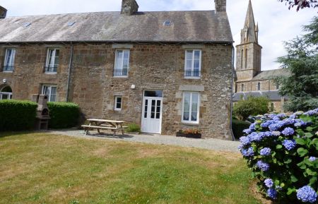 Entrée côté jardin Gîte n°G263 Mantilly - Orne - Entrée côté jardin