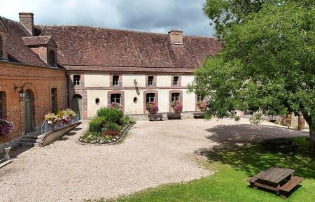 G&icirc;te n&deg;G2045 Saint-Evroult-Notre-Dame-du-Bois - Orne - photo