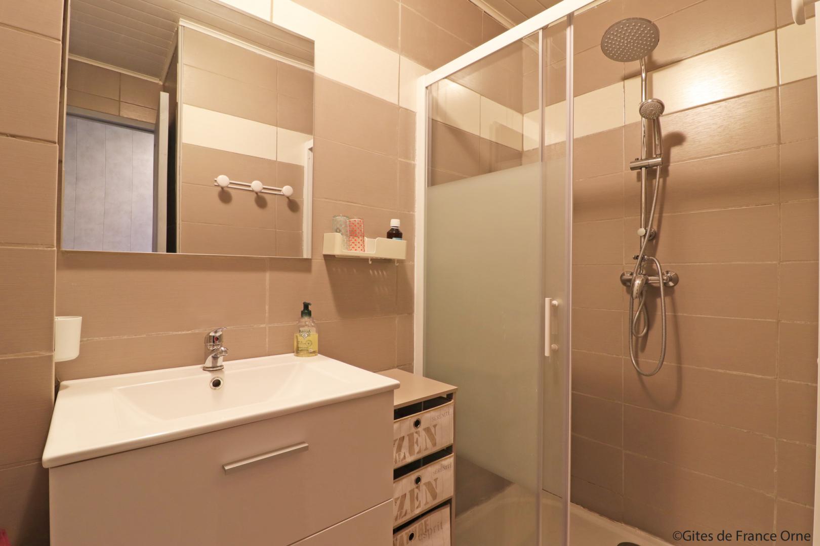 salle d'eau et wc séparés photo 4