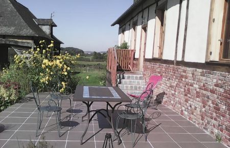 G&icirc;te n&deg;G6056 Bures-en-Bray - Seine-Maritime - C&ocirc;t&eacute; terrasse