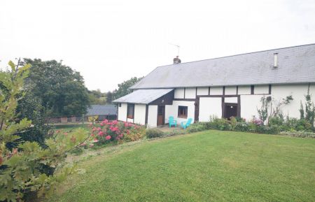 G&icirc;te n&deg;G6126 Massy - Seine-Maritime - Confortable g&icirc;te G 6126 pour 4 personnes &agrave; Massy.
Joli Jardin clos fleuri.
